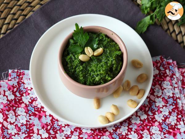 Pesto med persilja och jordnötter, en explosion av smaker