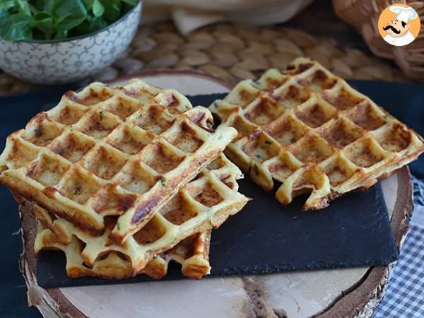 Potatisvåfflor - Våffelsmörgås med rökt lax och fromage frais - foto 2