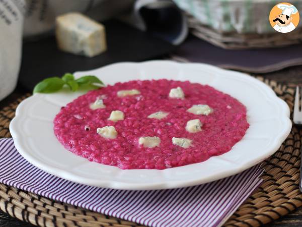 Risotto med rödbetor och gorgonzola: en explosion av färg och intensiva smaker