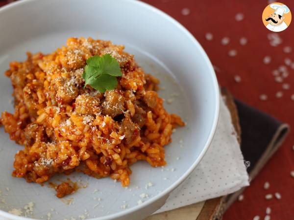 Risotto 'nduja och korv, en förrätt med intensiv smak