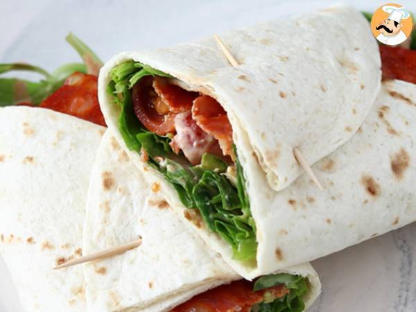 Sandwich wrap med chorizo, avokado och tomat - foto 3