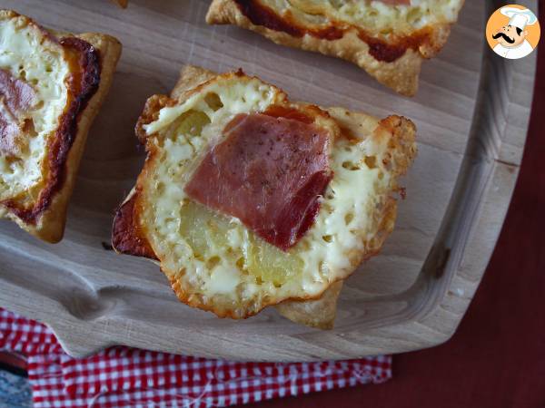 Små raclette-smakande tarteletter tatin i individuella portioner - foto 3