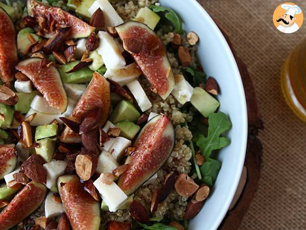 Sötsyrlig sallad med fikon, ruccola, quinoa, mozzarella och avokado - foto 2