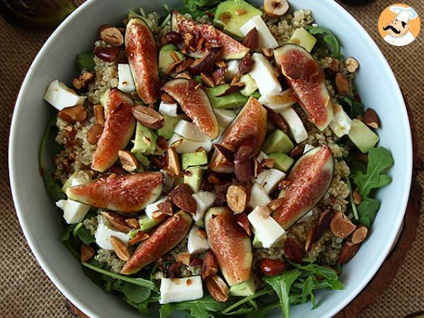 Sötsyrlig sallad med fikon, ruccola, quinoa, mozzarella och avokado - foto 4