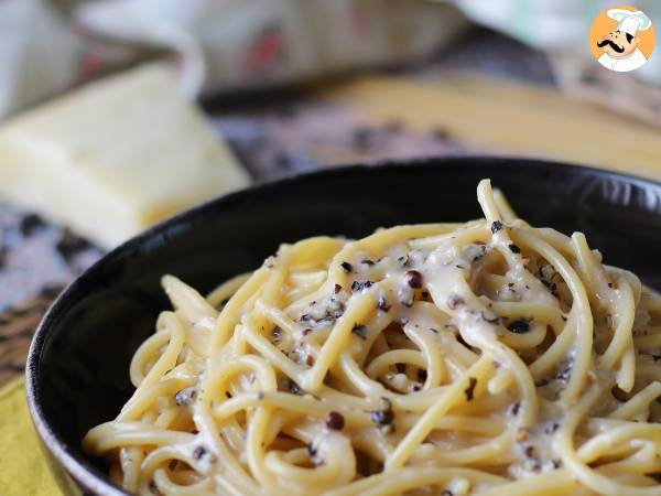 Spaghetti cacio e pepe: 3 ingredienser, en explosion av smak! - foto 3