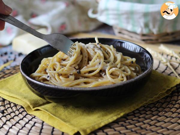 Spaghetti cacio e pepe: 3 ingredienser, en explosion av smak! - foto 4