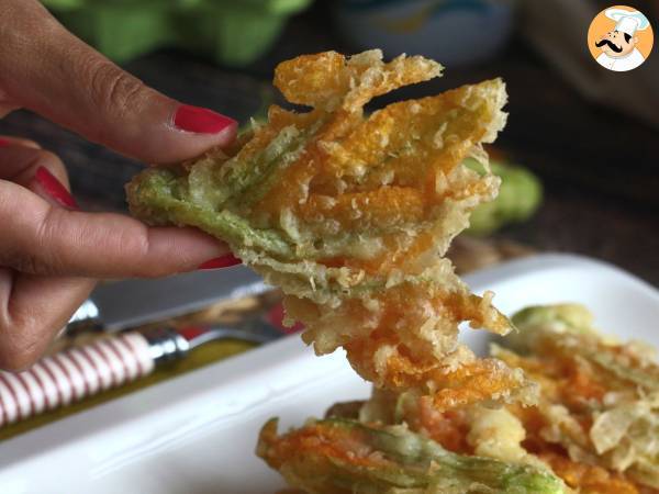 Stekta zucchiniblommor, receptet på smet med mousserande vatten - foto 4