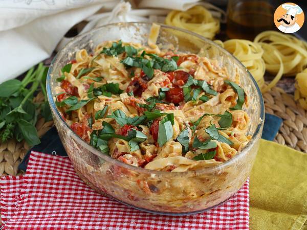 Tagliatelle med feta och körsbärstomater - bakad feta pasta - foto 5