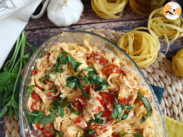 Tagliatelle med feta och körsbärstomater - bakad feta pasta - foto 7