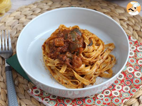 Tagliatelle med zucchiniragout, en vegetarisk förrätt som alla älskar!