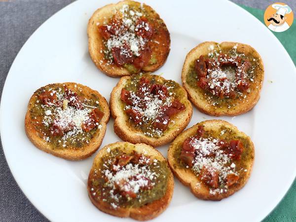 Toast med pesto, parmesan och soltorkade tomater - foto 2