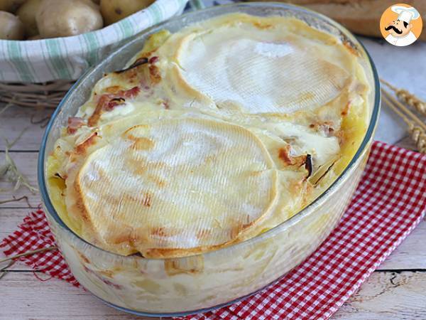 Traditionell tartiflette från Savoyard